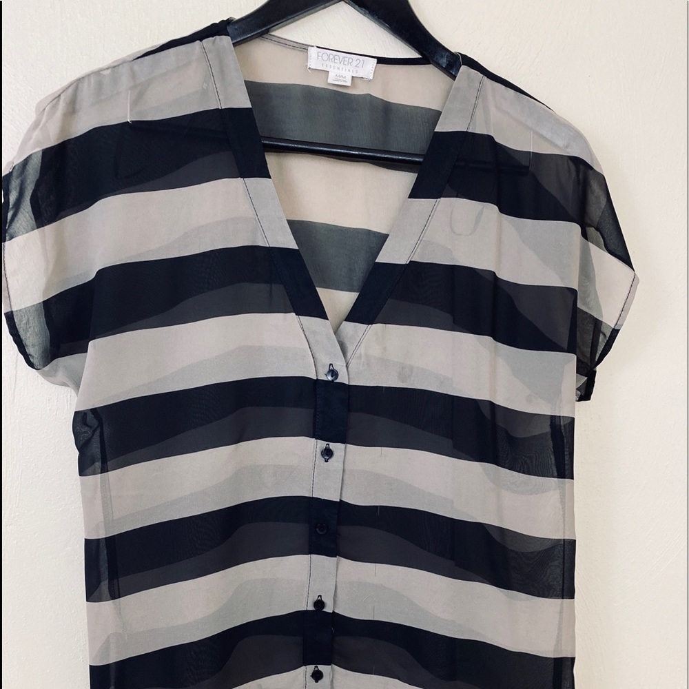 Forever 21  Black/Tan Top. Sz M